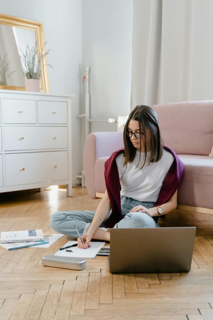 Crossword Breaks for Thesis Writers and How to Plan a Realistic Masterarbeit Budget
